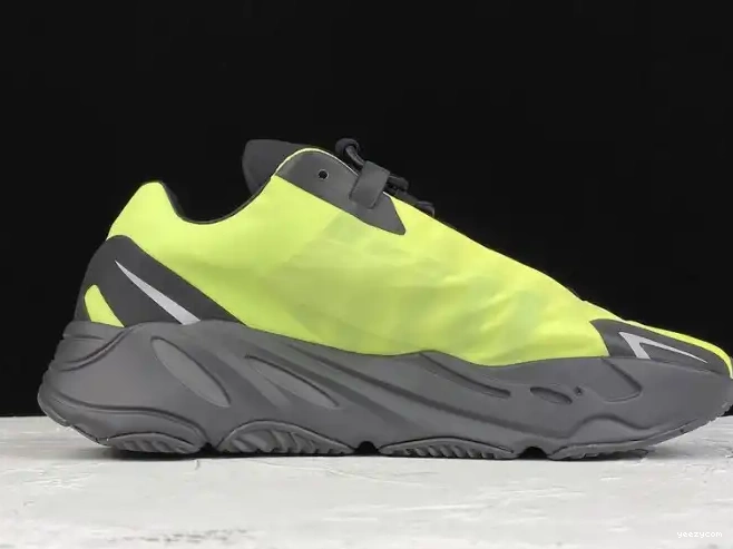 Yeezy 700 Adidas Boost FY3727 Phosphor MNVN 0524